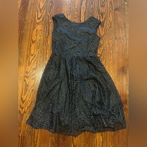 TAHARI Black Silvery Sparkly Dress with Black Sill Belt (Womens 10, Like New)